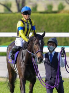 ［重賞回顧］大混戦を一刀両断！父譲りのど根性娘が、桜の女王に～2022年・桜花賞～