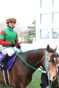 花散らしの雨で思い出す5分超のドラマ - 2010年中山グランドジャンプ観戦記