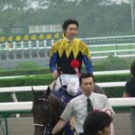 ［写真］凱旋門制覇に向けての雨の中の一戦。ディープインパクトの２００６年宝塚記念。