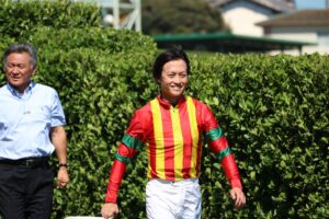 ［インタビュー］コディーノやグランアレグリアを調教。新人から名門に所属した杉原騎手が語る、藤沢厩舎での日々。