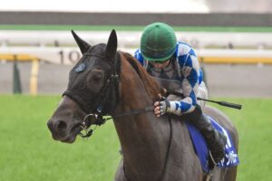 ［重賞回顧］ベテラン内田博騎手と勝利の美酒を。得意舞台で極上の輝きを放ったシャンパンカラー。～2023年・NHKマイルC～