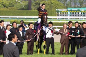 ［キタサンブラック伝説］「あのキタサンブラックはディープインパクトでも差せない」と言わしめた、脅威のレコード勝ち。 - 2017年・天皇賞春