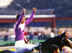 「サイレンススズカが背中を押してくれました」。最強世代ダービー馬が駆け抜けた"復活の日曜日" - 1999年・天皇賞秋