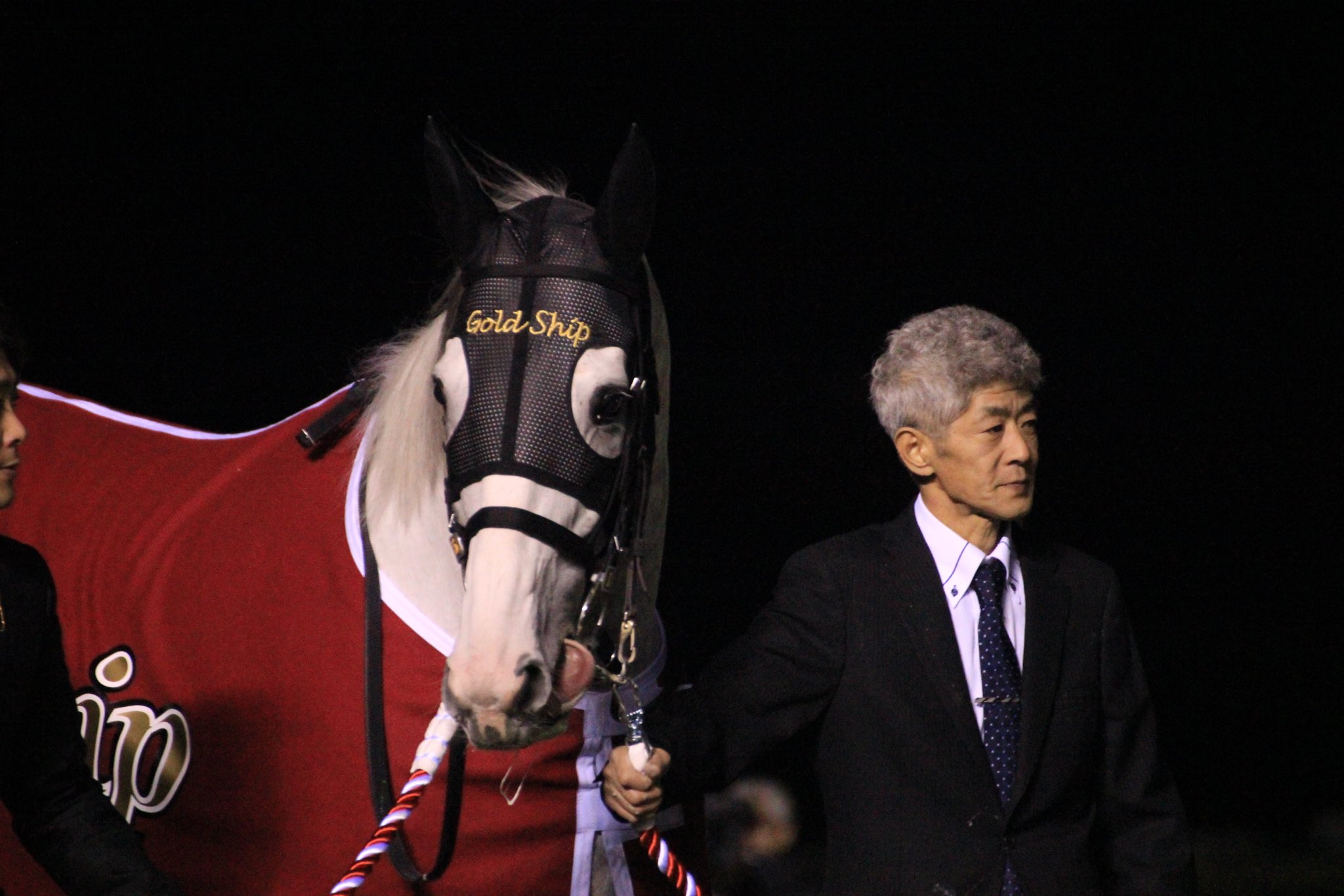 2015年、ゴールドシップ引退の有馬記念。ウインズでも驚きの地響きが始まった、白き名馬の"捲り"を振り返る
