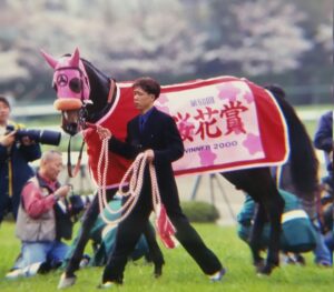 2000年の自分に贈る言葉…。花びら散らすピンクのメンコ。 - チアズグレイスの桜花賞