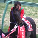 多くの人にすてきなプレゼントをもたらした名馬。ロージズインメイ産駒の弥生賞勝ち馬、コスモオオゾラ