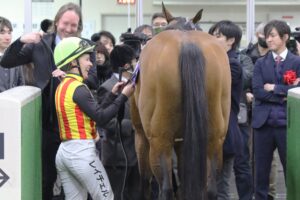 真夏に「キング姐さん旋風」が吹き荒れる…?「真冬の女」R・キング騎手、夏競馬参戦によせて