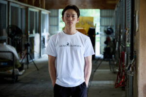 菅原明良騎手が登場！　大反響『にんじんプレゼントTシャツ』第二弾が発表