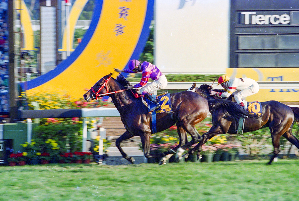 日本代表「富士山」、三度目の正直。海外挑戦の嚆矢、フジヤマケンザンの香港国際カップ優勝を振り返る