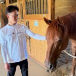 ［訪問レポート］菅原明良騎手が支援の最前線へ！「にんじんプレゼントTシャツ」のプロジェクトが繋ぐ、ファンと引退馬のあたたかいサイクル。