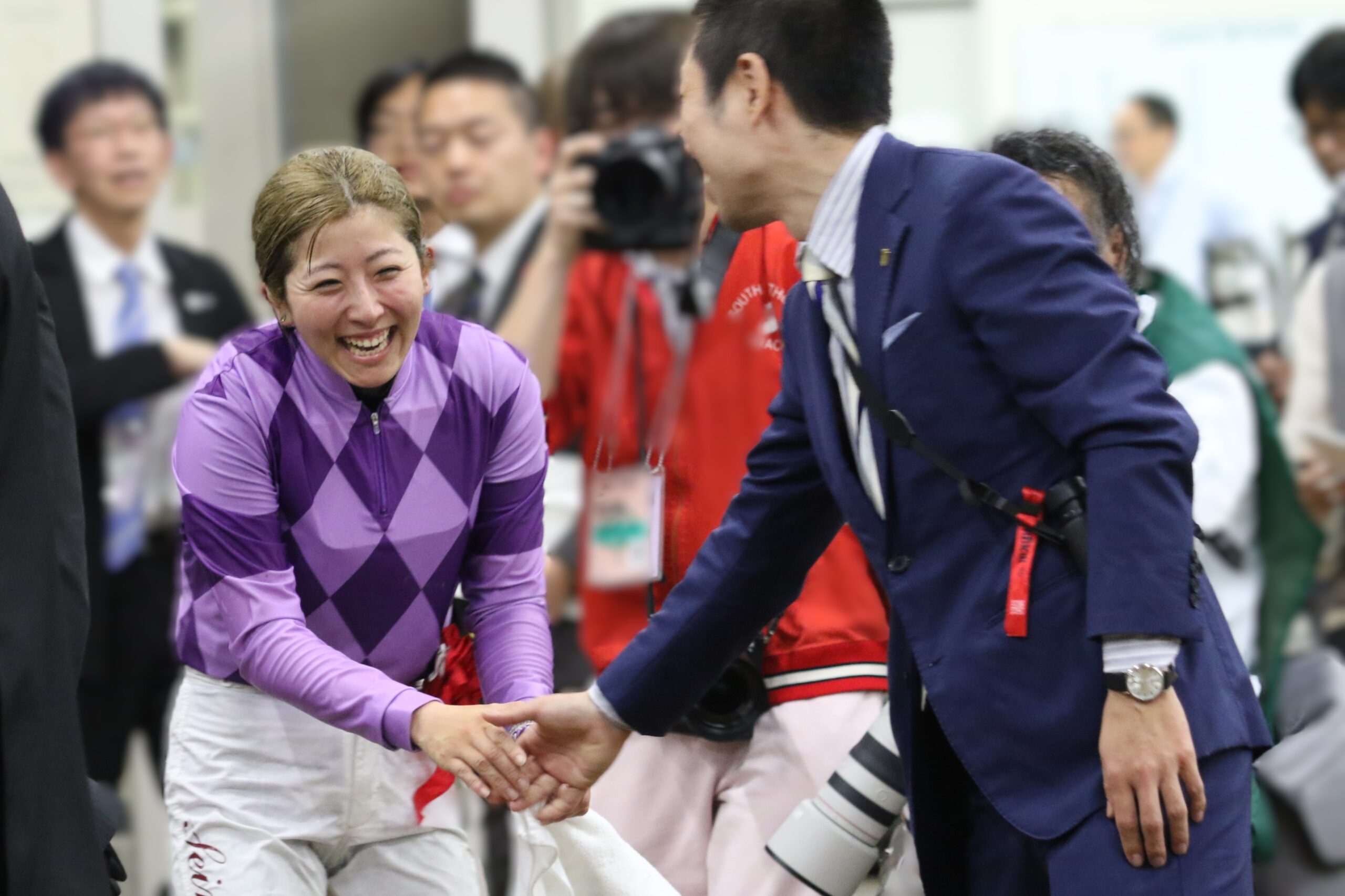 ［ニュースコラム］オークスを駆け抜けた風！今村聖奈騎手とジュウリョクピエロ、歴史のその先へ